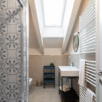Villa Brunelli - appartamenti Riva del Garda - Lake Garda - Garda Trentino - Italy- large bathroom with big shower